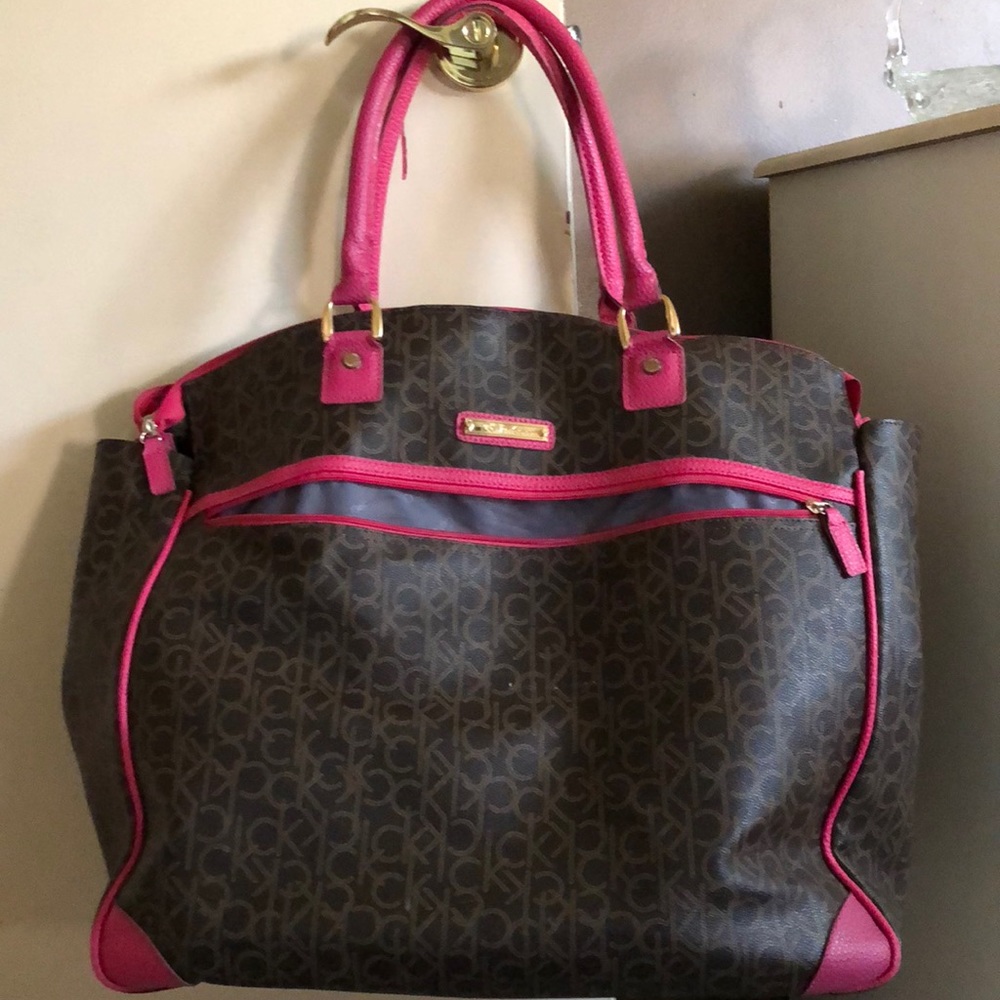 Large travel bag
